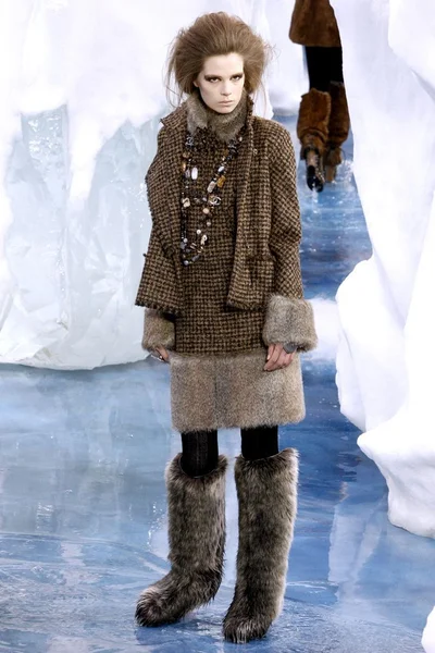 Look 9